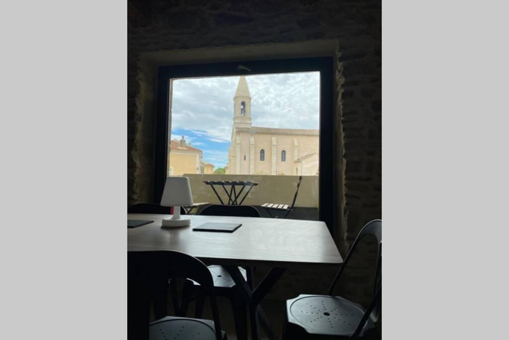 Charmante maison face à l’église de CODOLET Villa Exterior foto
